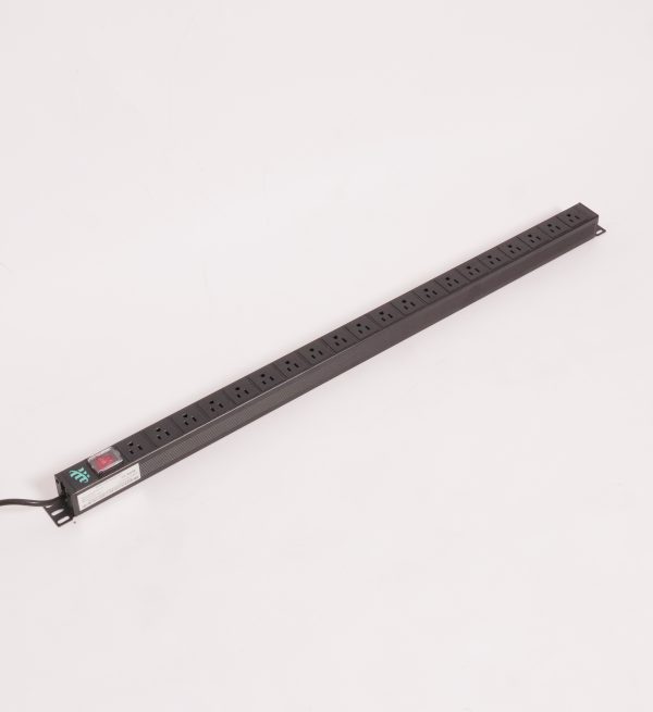 PDU VERTICAL DE 20 TOMAS, CABLE DE 2M Y SWITCH DE ENCENDIDO